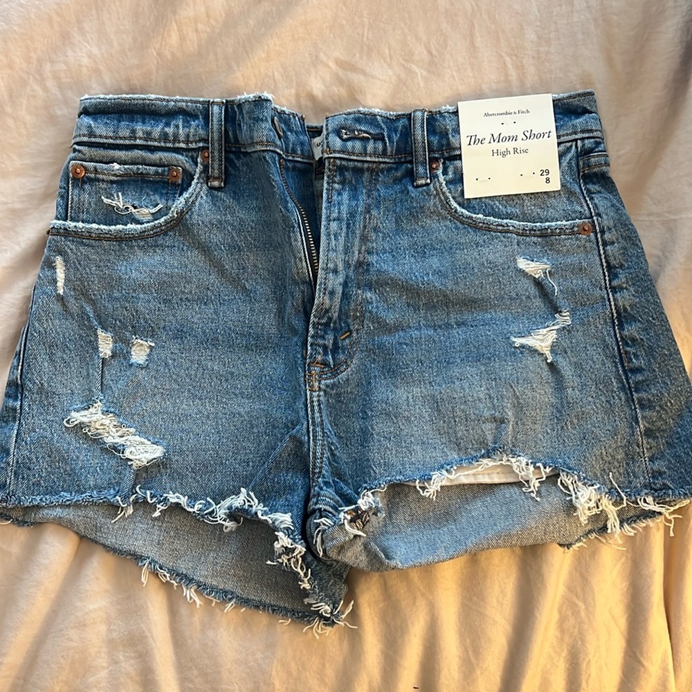 Abercrombie The Mom Short High Rise